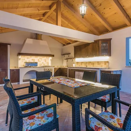 Ferienhaus Amazing In Krk With Outdoor Swimming Pool