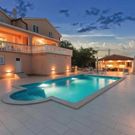 Amazing In Krk With Outdoor Swimming Pool Vrh (Krk)