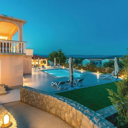Luxurious In Krk Prázdninový dům Vrh (Krk)