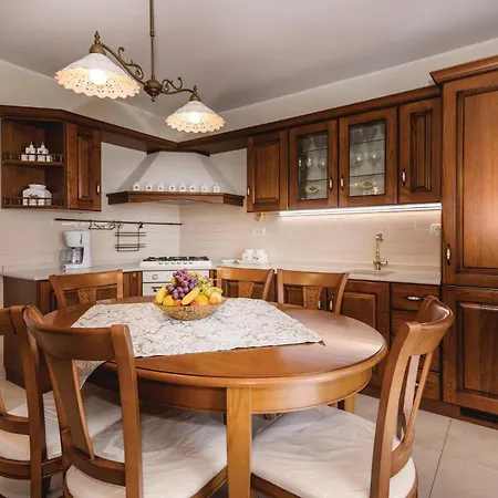 Luxurious In Krk Prázdninový dům *