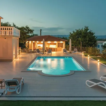 Amazing In Krk With Outdoor Swimming Pool Case de vacanță Vrh (Krk)