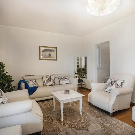 3 Bedroom Stunning In Krk * كرك