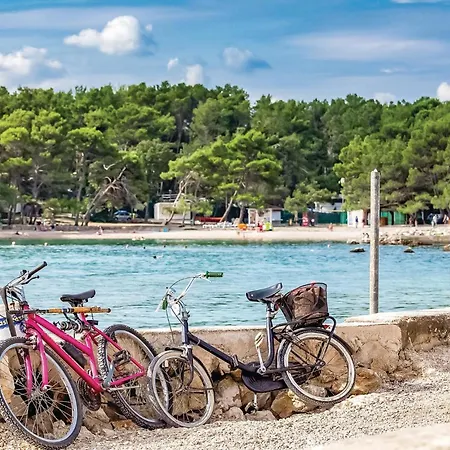 بيت للعطل 3 Bedroom Stunning In Krk كرك