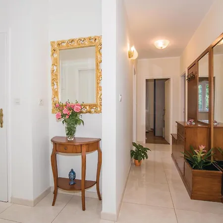Amazing In Krk With Outdoor Swimming Pool Ferienhaus Vrh (Krk)