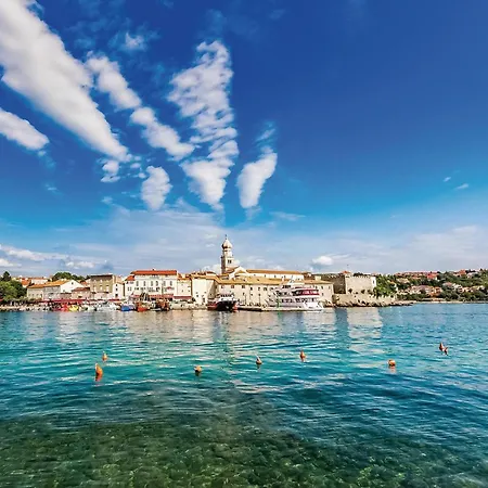 Case de vacanță Amazing In Krk With Outdoor Swimming Pool