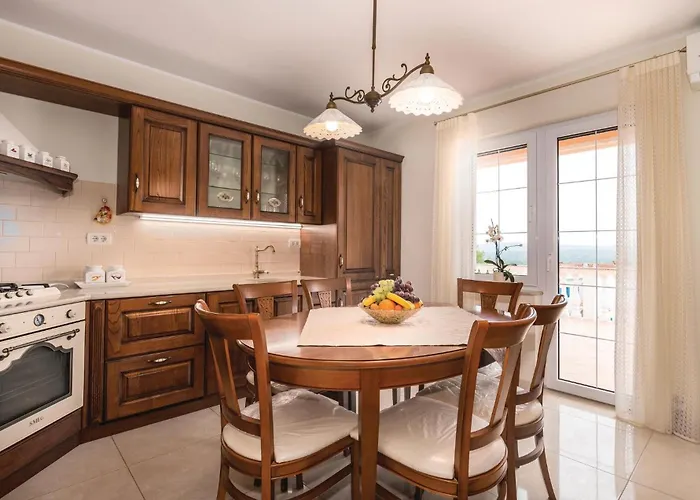 3 Bedroom Stunning In Krk * 克尔克