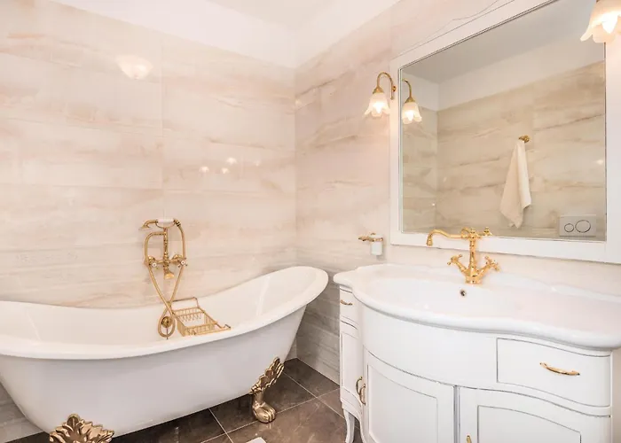 度假居 3 Bedroom Stunning In Krk 克尔克