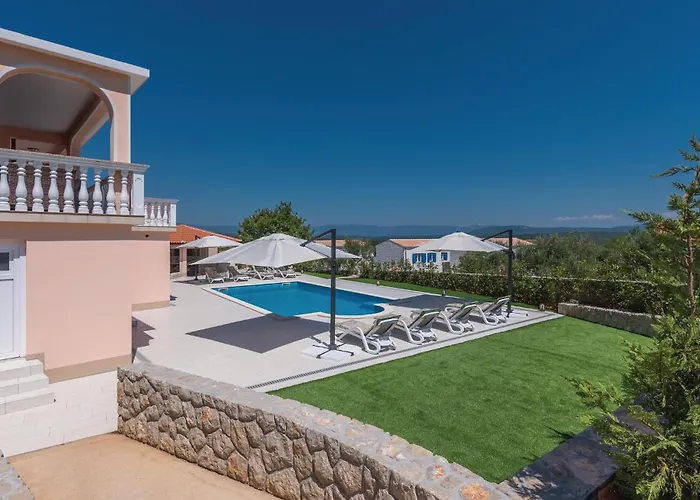 3 Bedroom Stunning In Krk Casa de Férias Krk Town