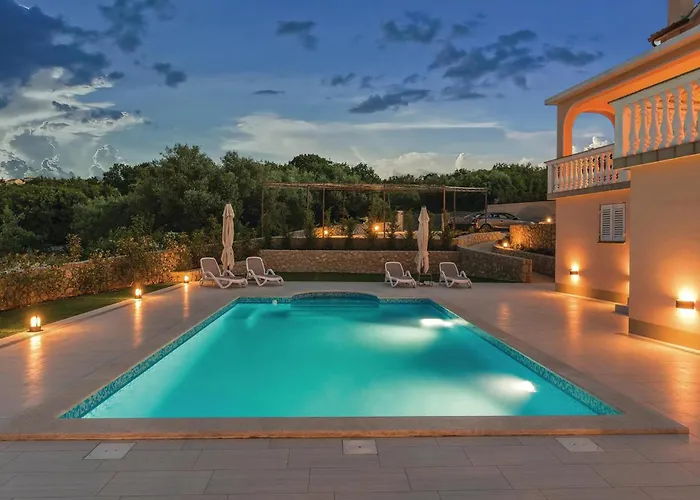 Casa de Férias 3 Bedroom Stunning In Krk