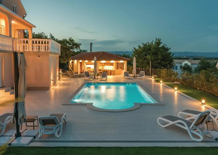 3 Bedroom Stunning In Krk Casa de Férias Krk Town